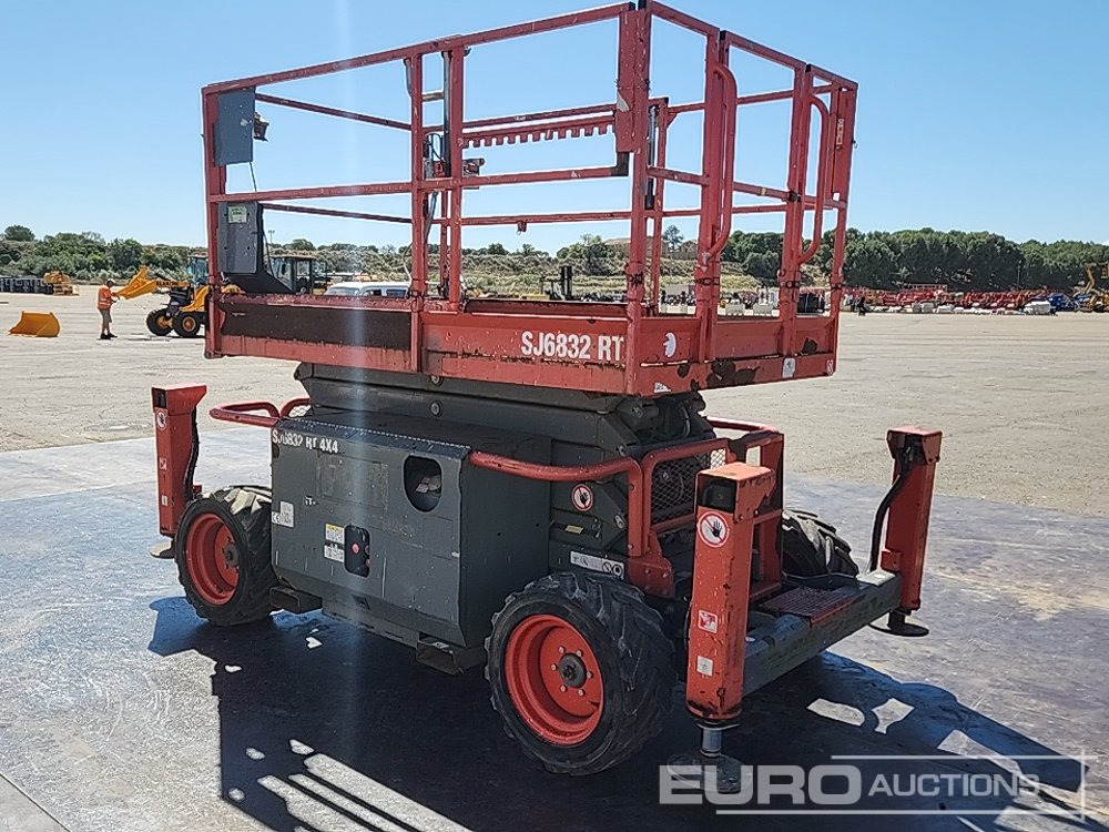 Podizna platforma 2016 SkyJack SJ6832RT: slika Podizna platforma 2016 SkyJack SJ6832RT