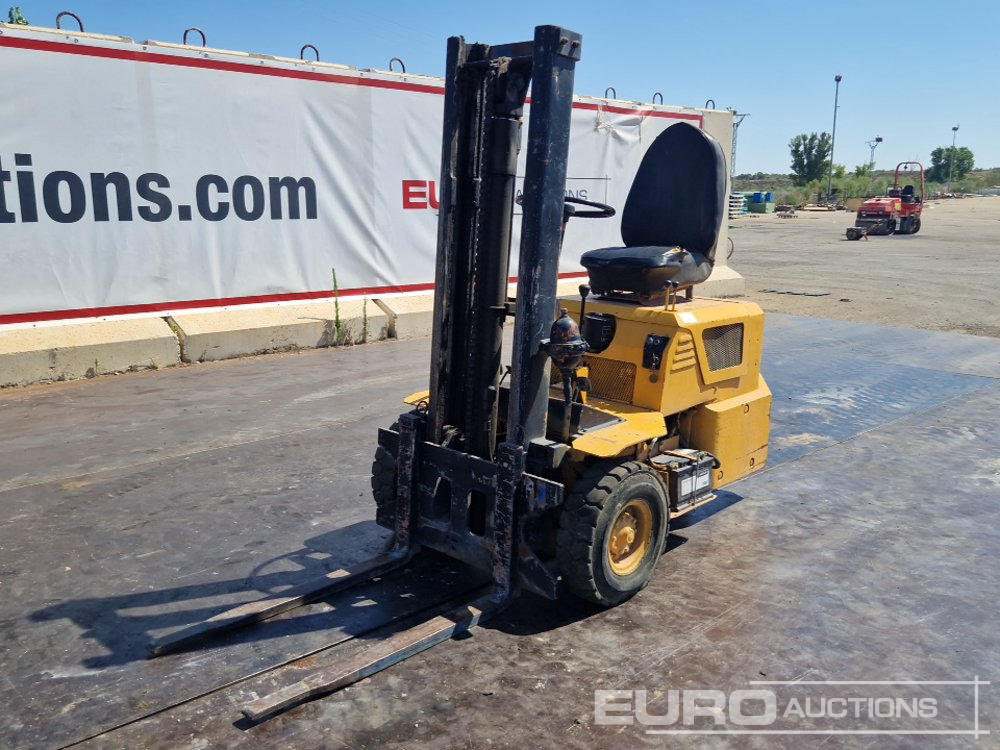 Diesel Forklift, 2 Stage Mast, Forks - Viličar: slika Diesel Forklift, 2 Stage Mast, Forks - Viličar Diesel Forklift, 2 Stage Mast, Forks - Viličar: slika Diesel Forklift, 2 Stage Mast, Forks - Viličar