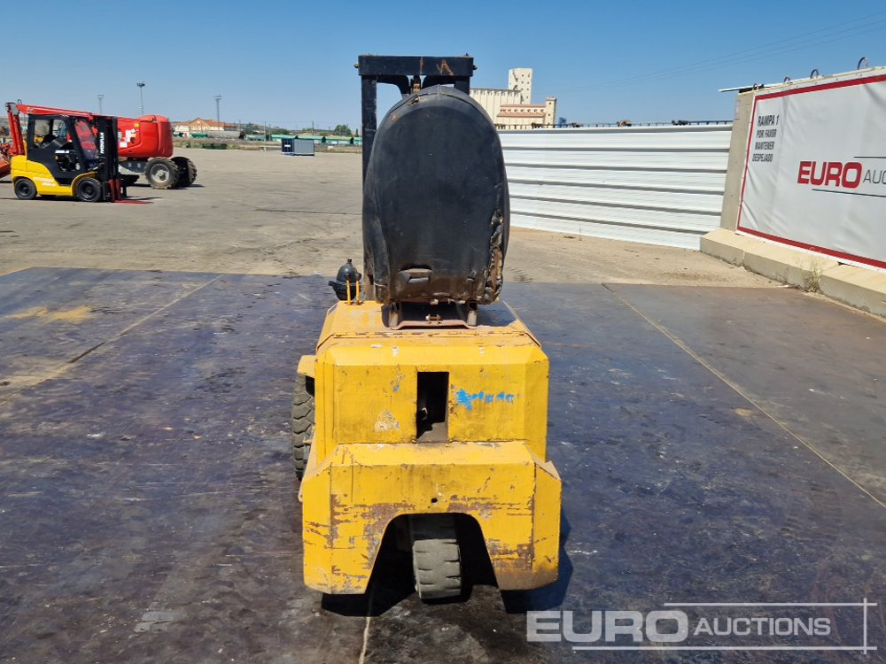 Diesel Forklift, 2 Stage Mast, Forks - Viličar: slika Diesel Forklift, 2 Stage Mast, Forks - Viličar Diesel Forklift, 2 Stage Mast, Forks - Viličar: slika Diesel Forklift, 2 Stage Mast, Forks - Viličar