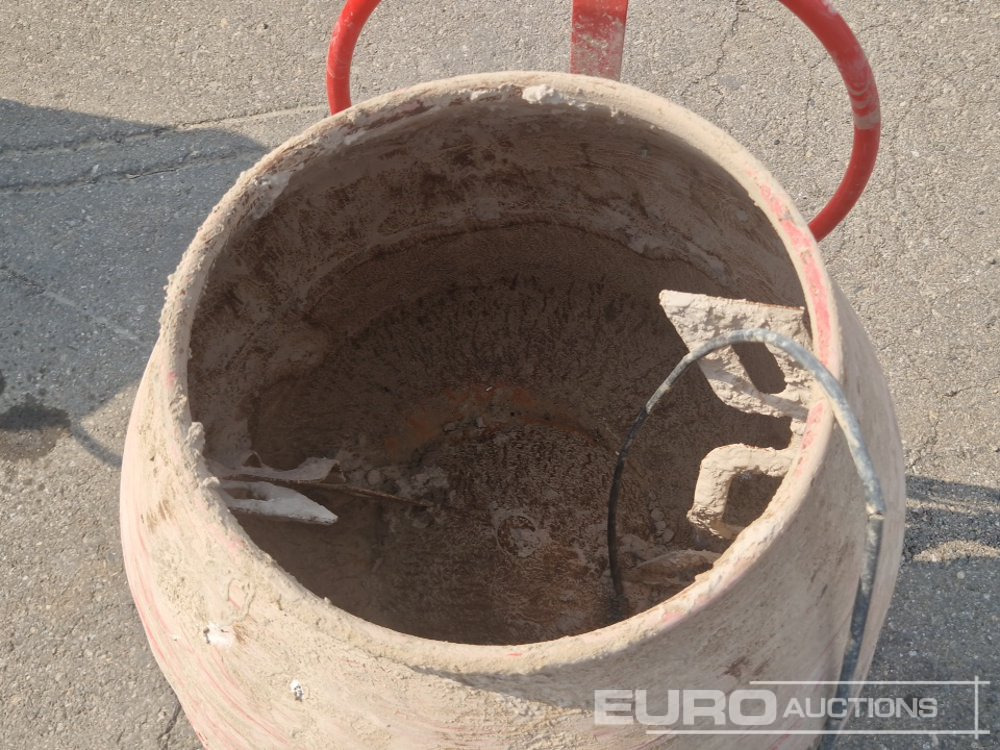 Electric Concrete Mixer - Mješalica za beton: slika Electric Concrete Mixer - Mješalica za beton Electric Concrete Mixer - Mješalica za beton: slika Electric Concrete Mixer - Mješalica za beton