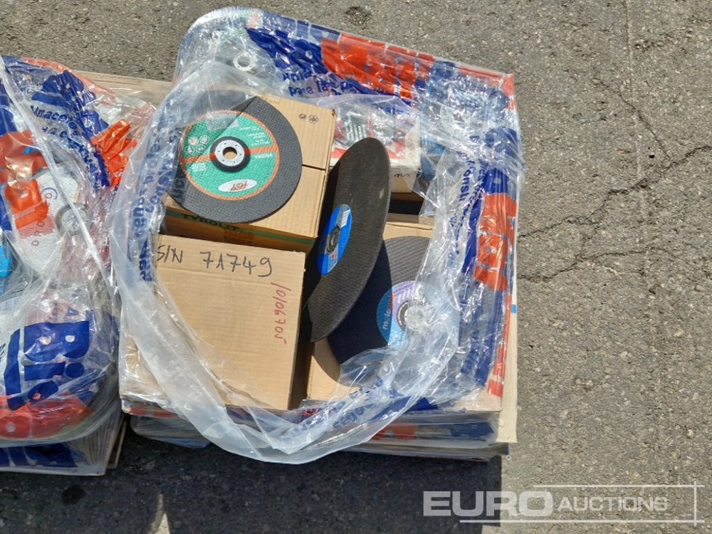Građevinska oprema Pallet of Grinder Disks (2 of) / Palet de Discos de Corte y Desgaste: slika Građevinska oprema Pallet of Grinder Disks (2 of) / Palet de Discos de Corte y Desgaste