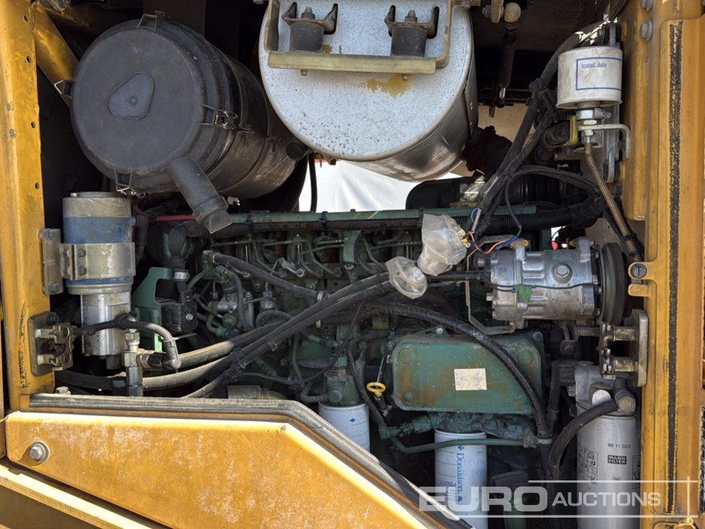 Utovarivač na kotačima Volvo L90F: slika Utovarivač na kotačima Volvo L90F