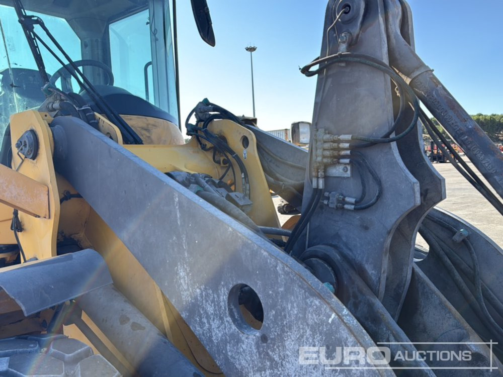 Utovarivač na kotačima Volvo L90F: slika Utovarivač na kotačima Volvo L90F
