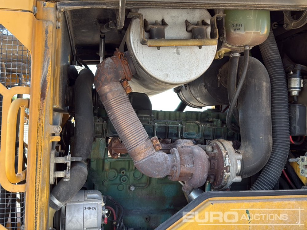 Utovarivač na kotačima Volvo L90F: slika Utovarivač na kotačima Volvo L90F
