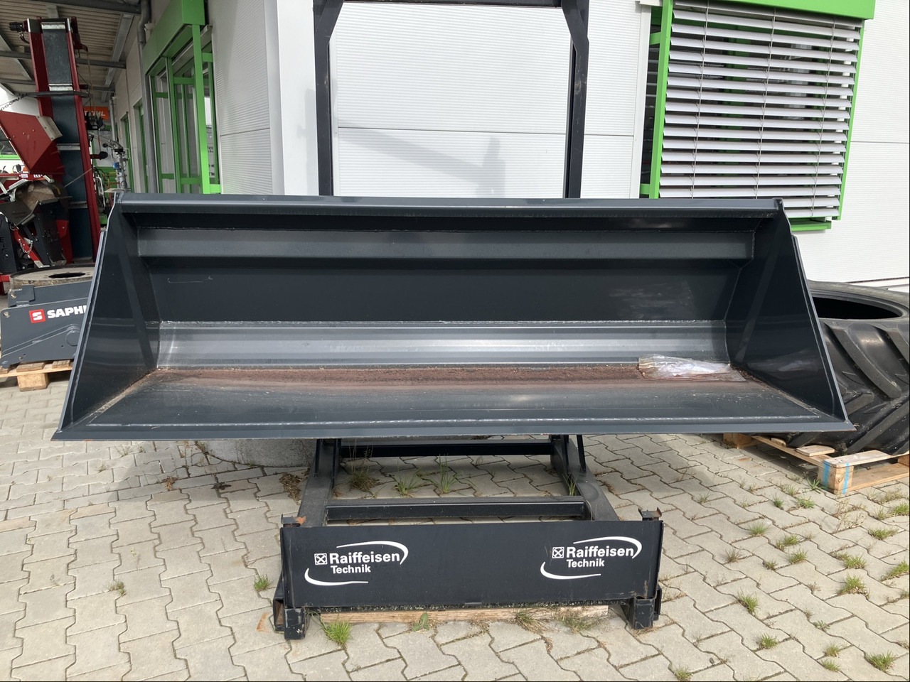 Alö Stoll Schaufel 2,60m - Prednji utovarivač za traktor: slika Alö Stoll Schaufel 2,60m - Prednji utovarivač za traktor Alö Stoll Schaufel 2,60m - Prednji utovarivač za traktor: slika Alö Stoll Schaufel 2,60m - Prednji utovarivač za traktor