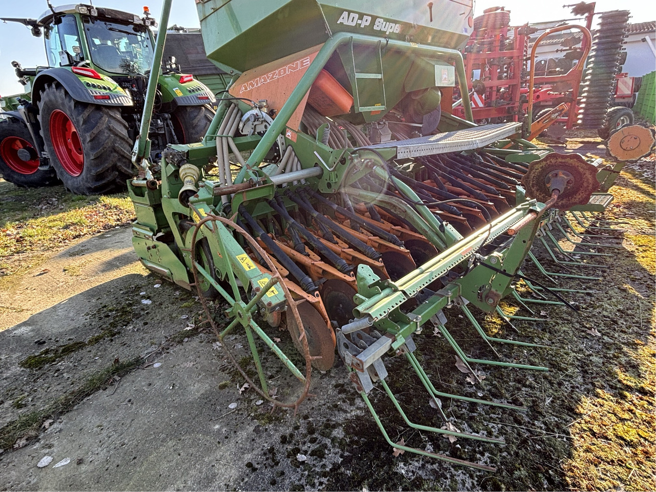Amazone AD-P Super 4m auf KG 405 - Sijačica: slika Amazone AD-P Super 4m auf KG 405 - Sijačica Amazone AD-P Super 4m auf KG 405 - Sijačica: slika Amazone AD-P Super 4m auf KG 405 - Sijačica