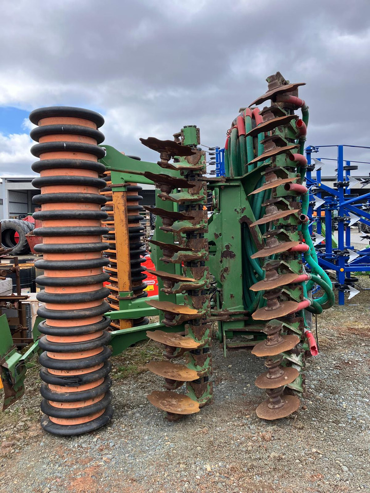 Amazone Catros 5001-2 Pro - Tanjurača: slika Amazone Catros 5001-2 Pro - Tanjurača Amazone Catros 5001-2 Pro - Tanjurača: slika Amazone Catros 5001-2 Pro - Tanjurača