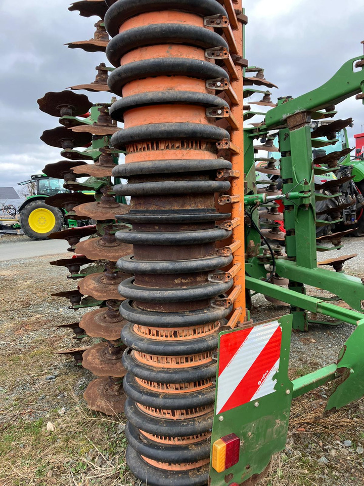 Amazone Catros 5001-2 Pro - Tanjurača: slika Amazone Catros 5001-2 Pro - Tanjurača Amazone Catros 5001-2 Pro - Tanjurača: slika Amazone Catros 5001-2 Pro - Tanjurača