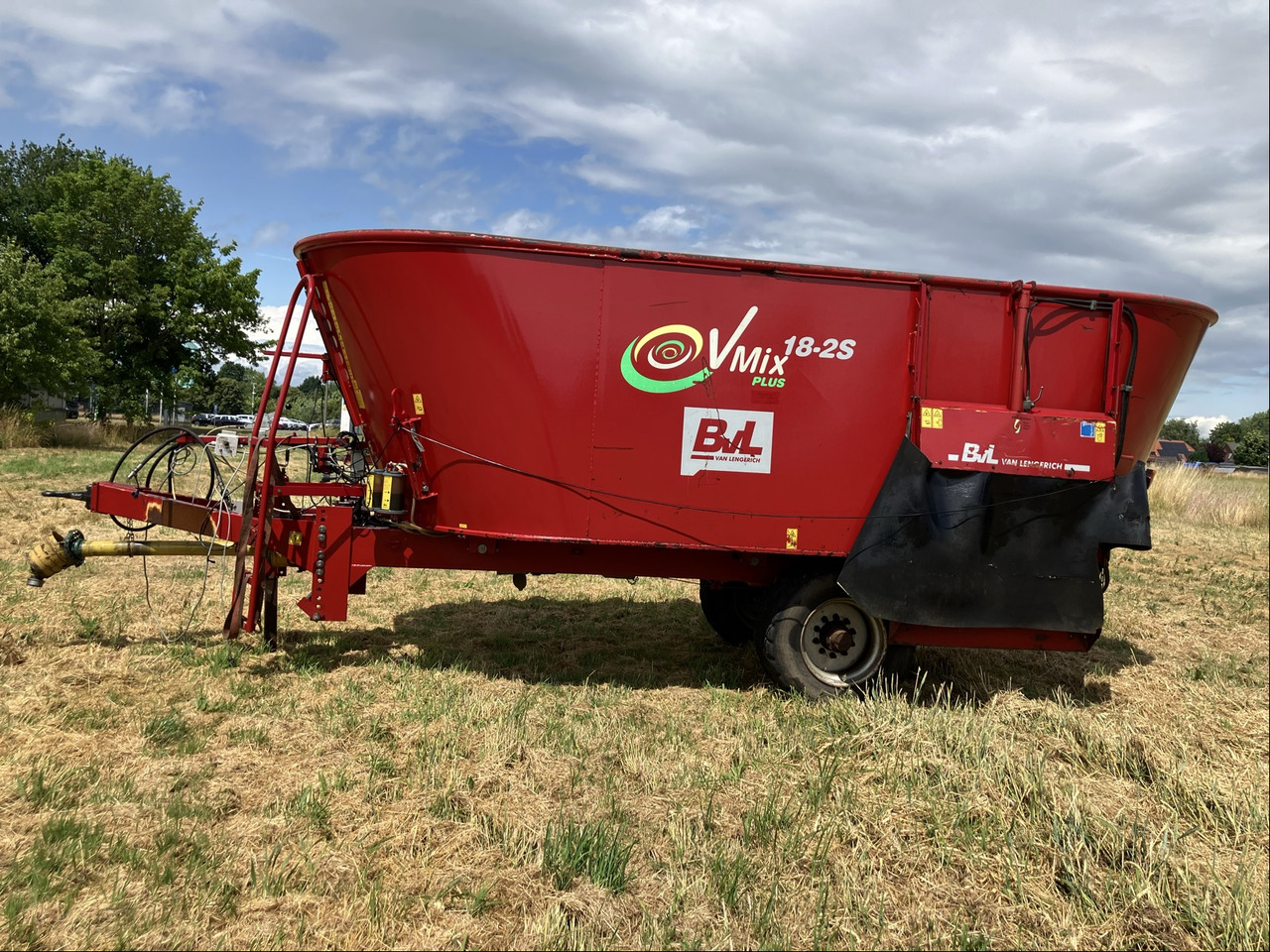 BVL Futtermischwagen V-Mix 18 2S - Vagon-miješalica za krmivo: slika BVL Futtermischwagen V-Mix 18 2S - Vagon-miješalica za krmivo BVL Futtermischwagen V-Mix 18 2S - Vagon-miješalica za krmivo: slika BVL Futtermischwagen V-Mix 18 2S - Vagon-miješalica za krmivo