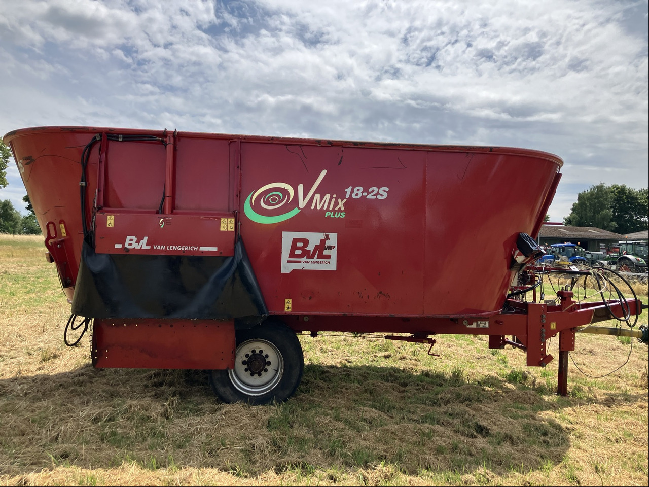 BVL Futtermischwagen V-Mix 18 2S - Vagon-miješalica za krmivo: slika BVL Futtermischwagen V-Mix 18 2S - Vagon-miješalica za krmivo BVL Futtermischwagen V-Mix 18 2S - Vagon-miješalica za krmivo: slika BVL Futtermischwagen V-Mix 18 2S - Vagon-miješalica za krmivo