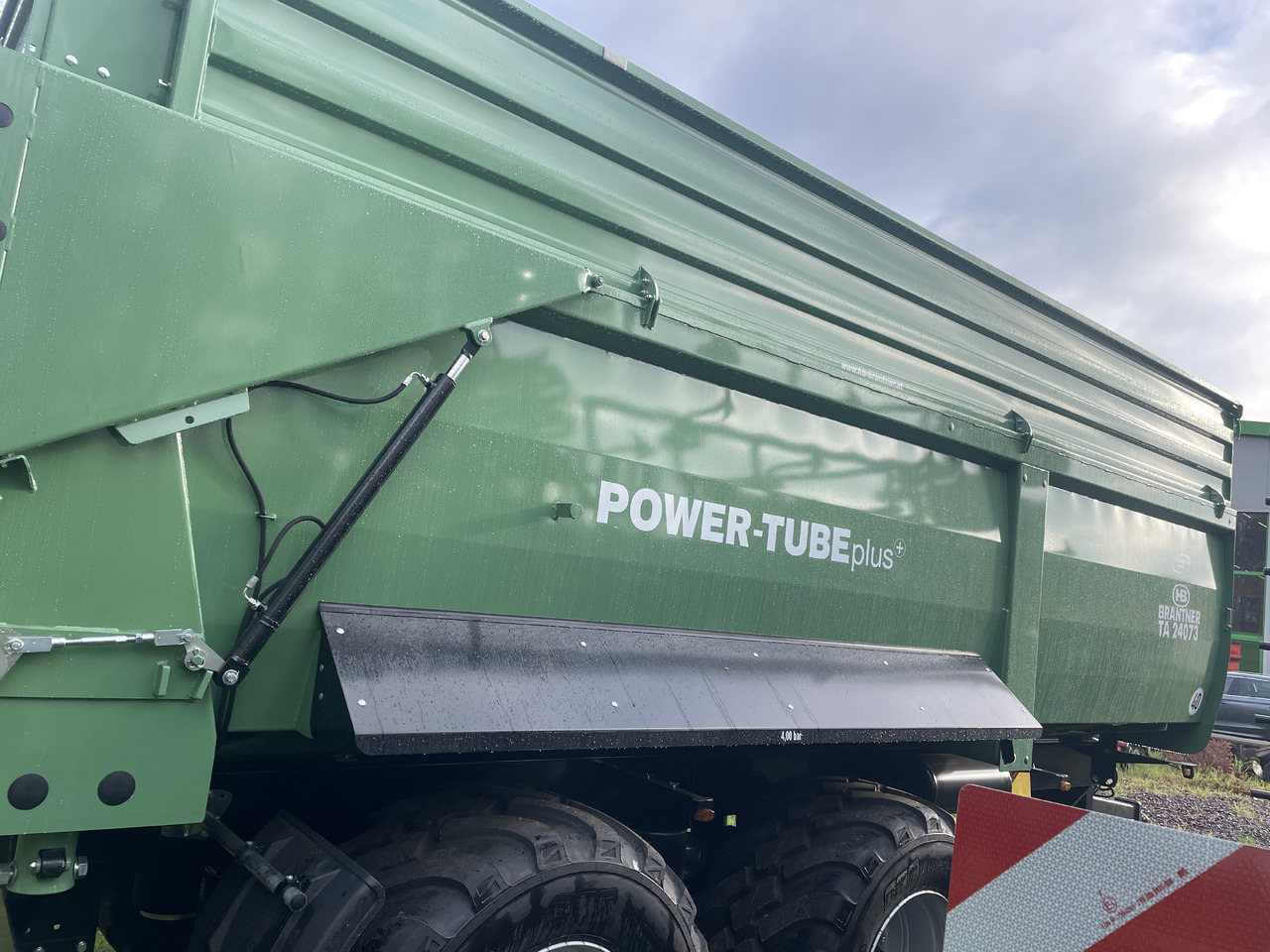 Brantner TA 24073/2 POWER-TUBE - Nagibna prikolica za poljoprivredna gospodarstva/ Istovarivač: slika Brantner TA 24073/2 POWER-TUBE - Nagibna prikolica za poljoprivredna gospodarstva/ Istovarivač Brantner TA 24073/2 POWER-TUBE - Nagibna prikolica za poljoprivredna gospodarstva/ Istovarivač: slika Brantner TA 24073/2 POWER-TUBE - Nagibna prikolica za poljoprivredna gospodarstva/ Istovarivač