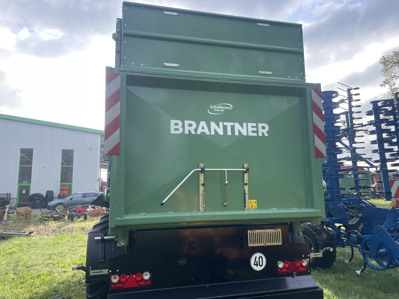 Brantner TA 24073/2 POWER-TUBE - Nagibna prikolica za poljoprivredna gospodarstva/ Istovarivač: slika Brantner TA 24073/2 POWER-TUBE - Nagibna prikolica za poljoprivredna gospodarstva/ Istovarivač Brantner TA 24073/2 POWER-TUBE - Nagibna prikolica za poljoprivredna gospodarstva/ Istovarivač: slika Brantner TA 24073/2 POWER-TUBE - Nagibna prikolica za poljoprivredna gospodarstva/ Istovarivač