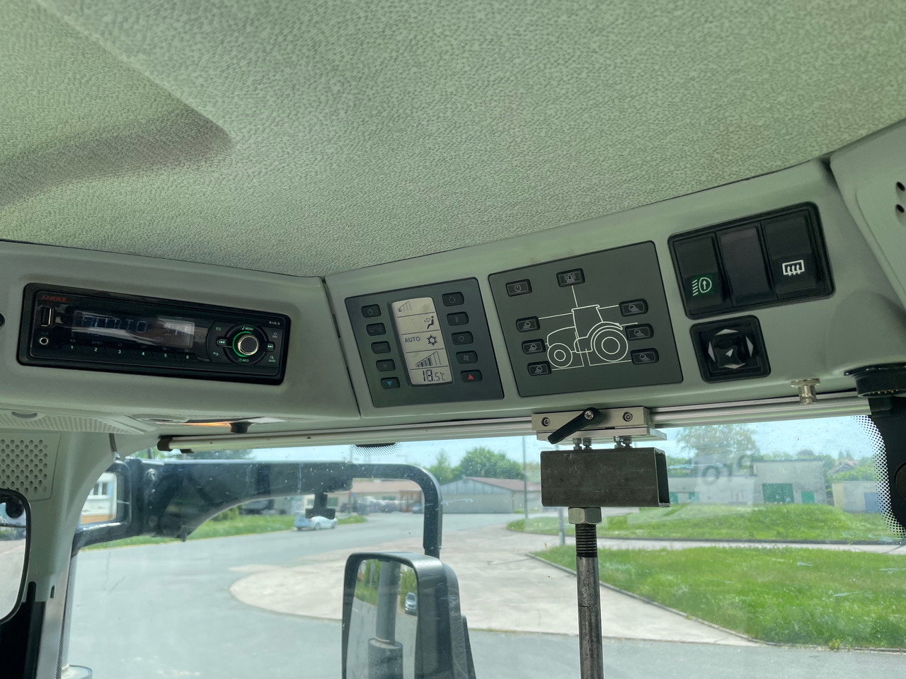 Claas Arion 660 C-matic - Traktor: slika Claas Arion 660 C-matic - Traktor Claas Arion 660 C-matic - Traktor: slika Claas Arion 660 C-matic - Traktor