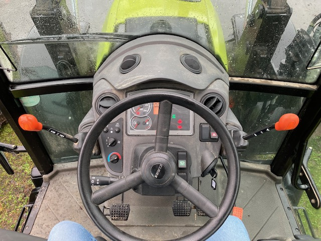 Claas Axos 310 - Traktor: slika Claas Axos 310 - Traktor Claas Axos 310 - Traktor: slika Claas Axos 310 - Traktor