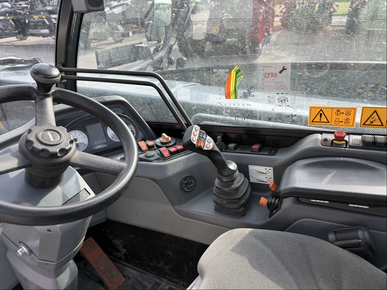 Claas Scorpion 741 - Utovarivač: slika Claas Scorpion 741 - Utovarivač Claas Scorpion 741 - Utovarivač: slika Claas Scorpion 741 - Utovarivač