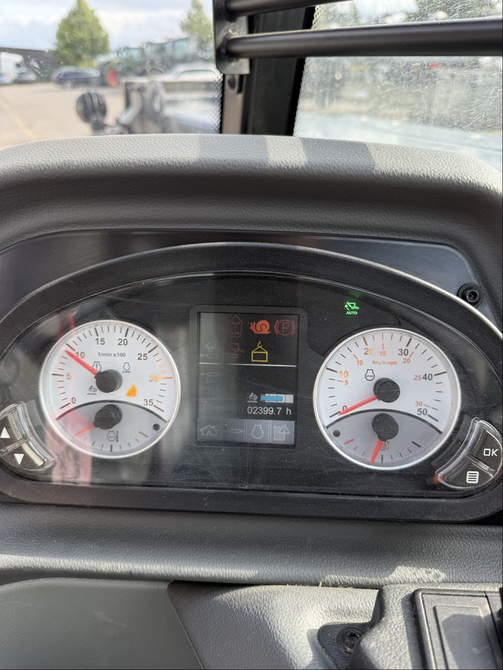 Claas Scorpion 741 - Utovarivač: slika Claas Scorpion 741 - Utovarivač Claas Scorpion 741 - Utovarivač: slika Claas Scorpion 741 - Utovarivač