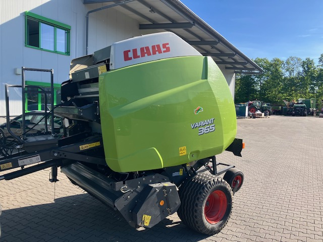 Claas Variant 365 - Oprema za prevrtanje sijena: slika Claas Variant 365 - Oprema za prevrtanje sijena Claas Variant 365 - Oprema za prevrtanje sijena: slika Claas Variant 365 - Oprema za prevrtanje sijena