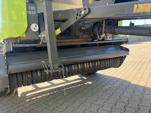 Claas Variant 365 - Oprema za prevrtanje sijena: slika Claas Variant 365 - Oprema za prevrtanje sijena Claas Variant 365 - Oprema za prevrtanje sijena: slika Claas Variant 365 - Oprema za prevrtanje sijena