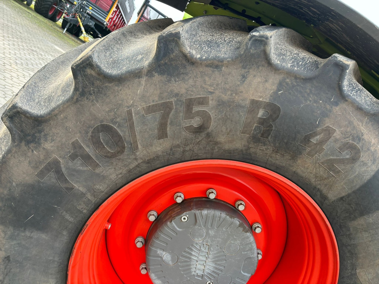 Claas Xerion 4200 Trac - Traktor: slika Claas Xerion 4200 Trac - Traktor Claas Xerion 4200 Trac - Traktor: slika Claas Xerion 4200 Trac - Traktor