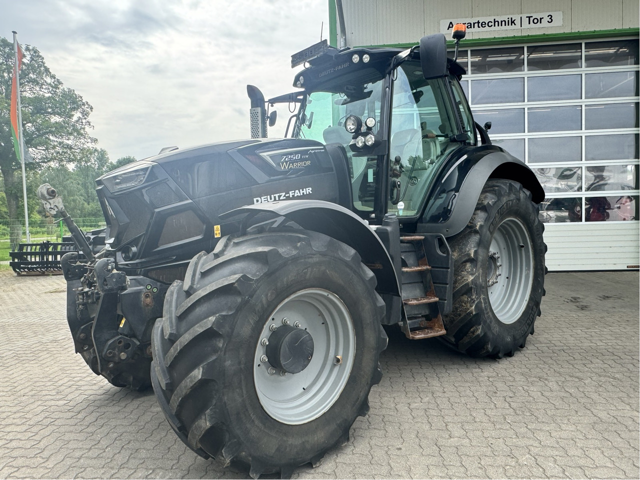 Deutz-Fahr Agrotron 7250 TTV - Traktor: slika Deutz-Fahr Agrotron 7250 TTV - Traktor Deutz-Fahr Agrotron 7250 TTV - Traktor: slika Deutz-Fahr Agrotron 7250 TTV - Traktor
