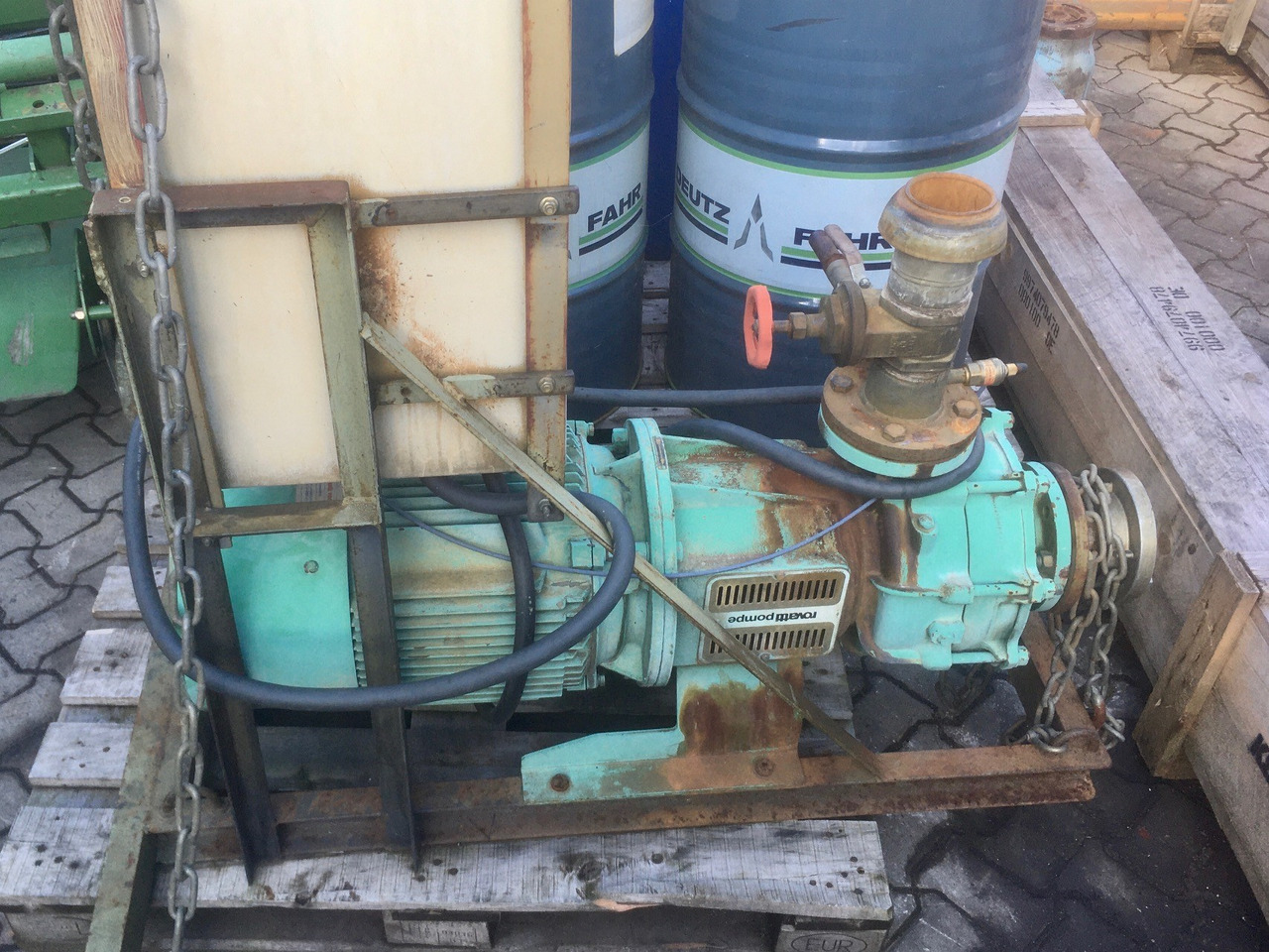 Eigenbau Elektroaggregat m.30 - Sustav navodnjavanja: slika Eigenbau Elektroaggregat m.30 - Sustav navodnjavanja Eigenbau Elektroaggregat m.30 - Sustav navodnjavanja: slika Eigenbau Elektroaggregat m.30 - Sustav navodnjavanja