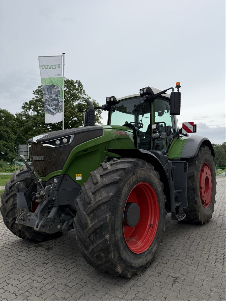 Fendt 1042 Vario Gen2 ProfiPlus - Traktor: slika Fendt 1042 Vario Gen2 ProfiPlus - Traktor Fendt 1042 Vario Gen2 ProfiPlus - Traktor: slika Fendt 1042 Vario Gen2 ProfiPlus - Traktor