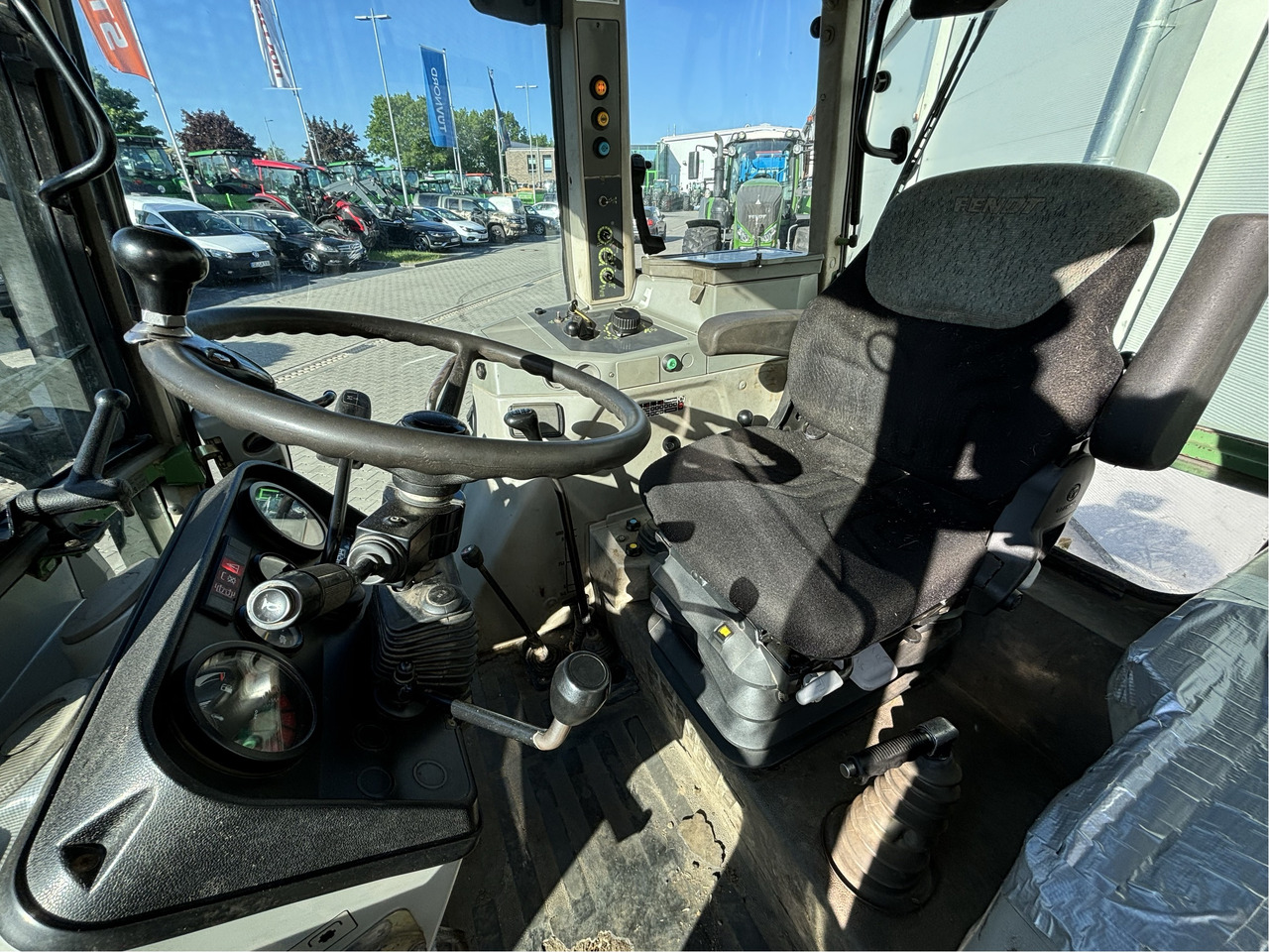 Fendt 309 C - Traktor: slika Fendt 309 C - Traktor Fendt 309 C - Traktor: slika Fendt 309 C - Traktor