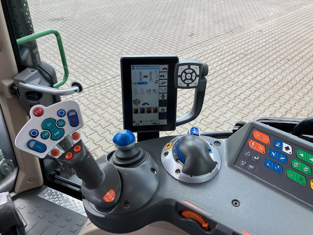 Fendt 313 Vario S4 Profi - Traktor: slika Fendt 313 Vario S4 Profi - Traktor Fendt 313 Vario S4 Profi - Traktor: slika Fendt 313 Vario S4 Profi - Traktor