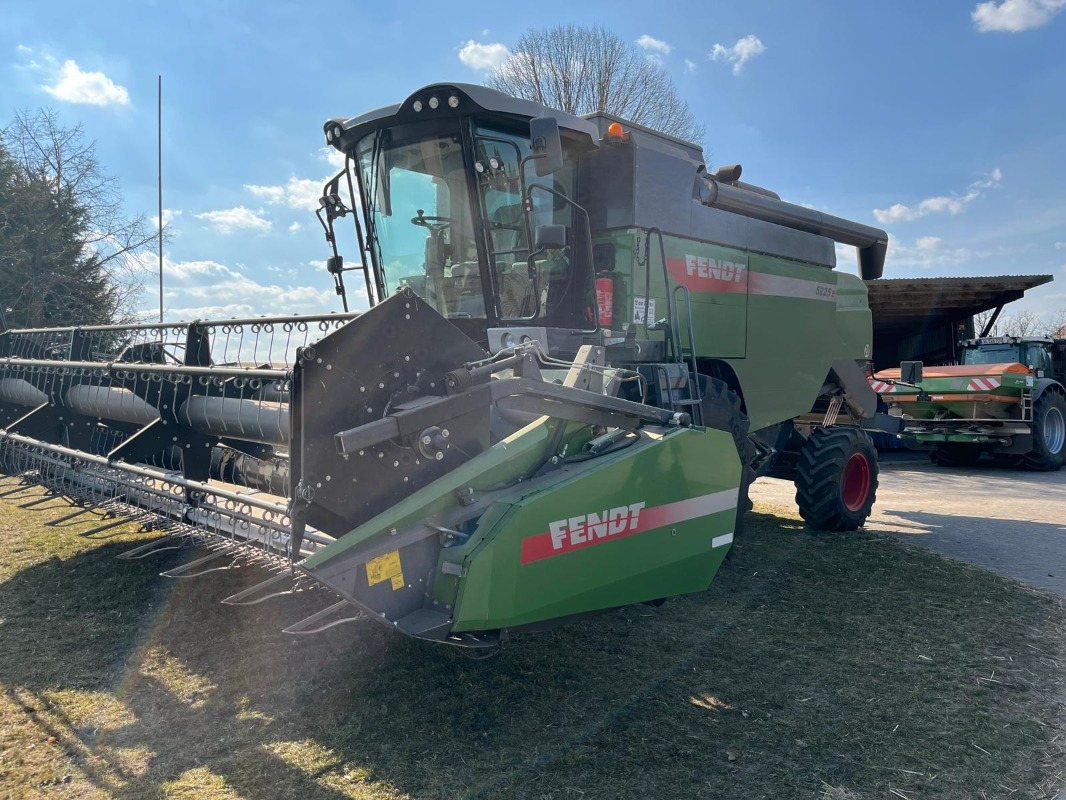 Fendt 5225 E 5,50m PowerFlow Schneidwerk - Kombajn za žetvu: slika Fendt 5225 E 5,50m PowerFlow Schneidwerk - Kombajn za žetvu Fendt 5225 E 5,50m PowerFlow Schneidwerk - Kombajn za žetvu: slika Fendt 5225 E 5,50m PowerFlow Schneidwerk - Kombajn za žetvu