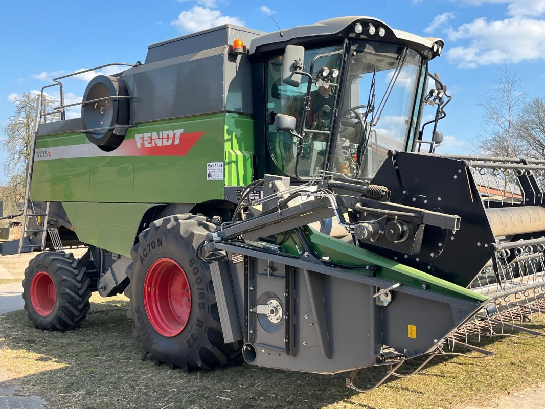 Fendt 5225 E 5,50m PowerFlow Schneidwerk - Kombajn za žetvu: slika Fendt 5225 E 5,50m PowerFlow Schneidwerk - Kombajn za žetvu Fendt 5225 E 5,50m PowerFlow Schneidwerk - Kombajn za žetvu: slika Fendt 5225 E 5,50m PowerFlow Schneidwerk - Kombajn za žetvu