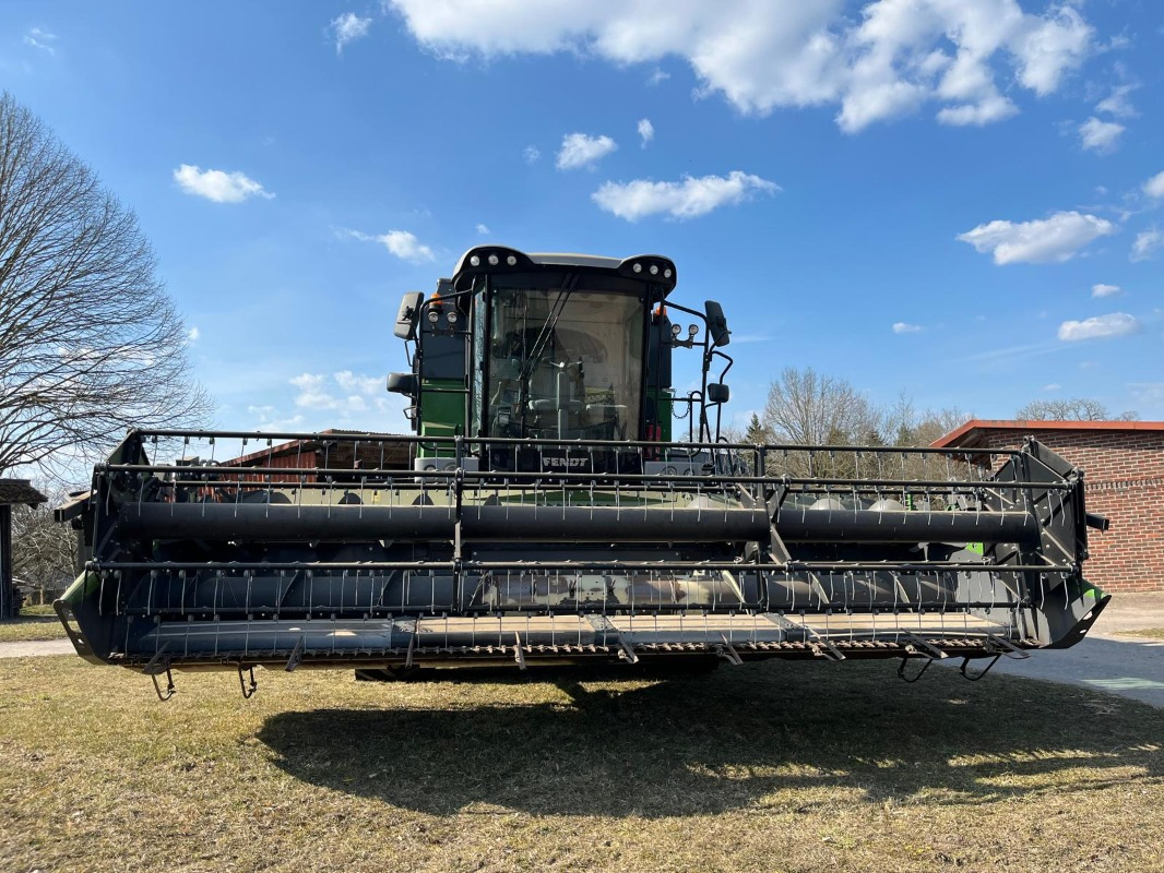 Fendt 5225 E 5,50m PowerFlow Schneidwerk - Kombajn za žetvu: slika Fendt 5225 E 5,50m PowerFlow Schneidwerk - Kombajn za žetvu Fendt 5225 E 5,50m PowerFlow Schneidwerk - Kombajn za žetvu: slika Fendt 5225 E 5,50m PowerFlow Schneidwerk - Kombajn za žetvu