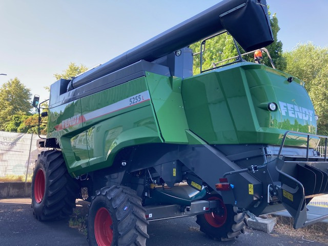 Fendt 5255L MCS - Kombajn za žetvu: slika Fendt 5255L MCS - Kombajn za žetvu Fendt 5255L MCS - Kombajn za žetvu: slika Fendt 5255L MCS - Kombajn za žetvu