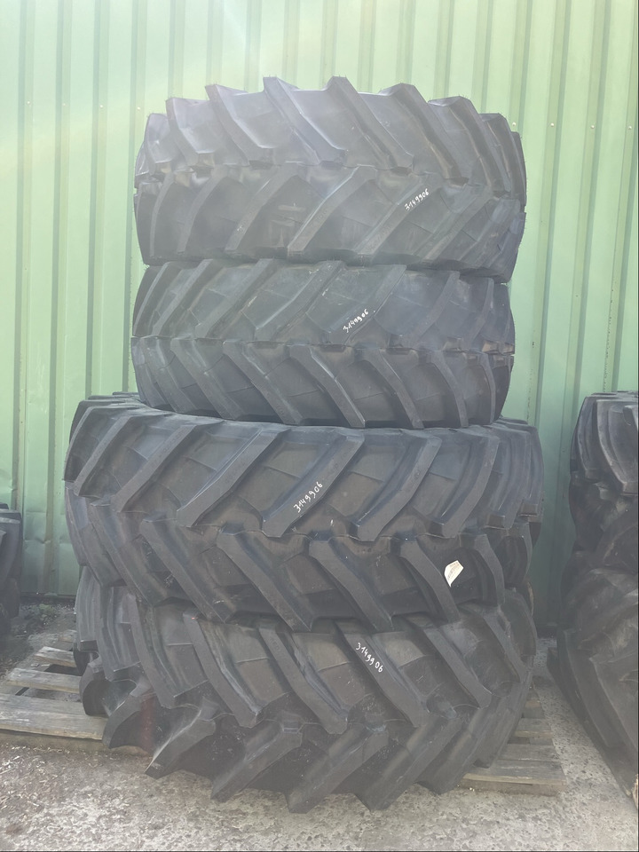 Fendt 580/70R42 u. 540/65R30 - Gume i felge: slika Fendt 580/70R42 u. 540/65R30 - Gume i felge Fendt 580/70R42 u. 540/65R30 - Gume i felge: slika Fendt 580/70R42 u. 540/65R30 - Gume i felge