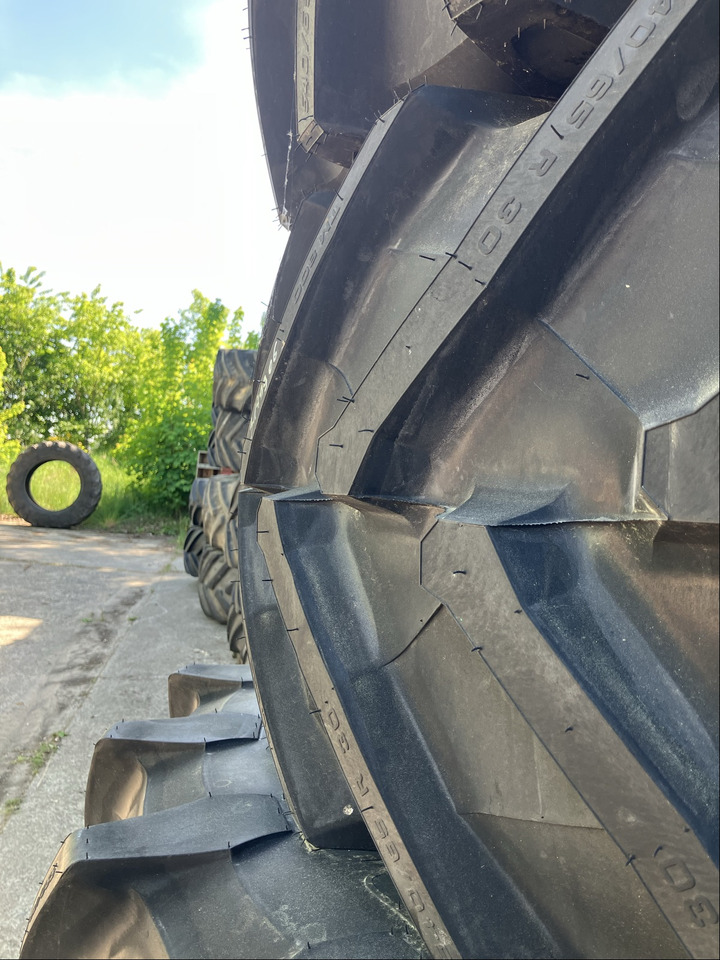 Fendt 580/70R42 u. 540/65R30 - Gume i felge: slika Fendt 580/70R42 u. 540/65R30 - Gume i felge Fendt 580/70R42 u. 540/65R30 - Gume i felge: slika Fendt 580/70R42 u. 540/65R30 - Gume i felge