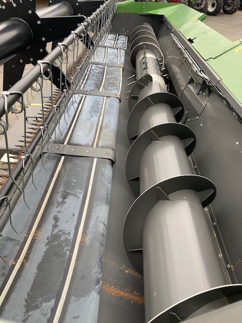 Fendt 6335C Stage 5 - Kombajn za žetvu: slika Fendt 6335C Stage 5 - Kombajn za žetvu Fendt 6335C Stage 5 - Kombajn za žetvu: slika Fendt 6335C Stage 5 - Kombajn za žetvu