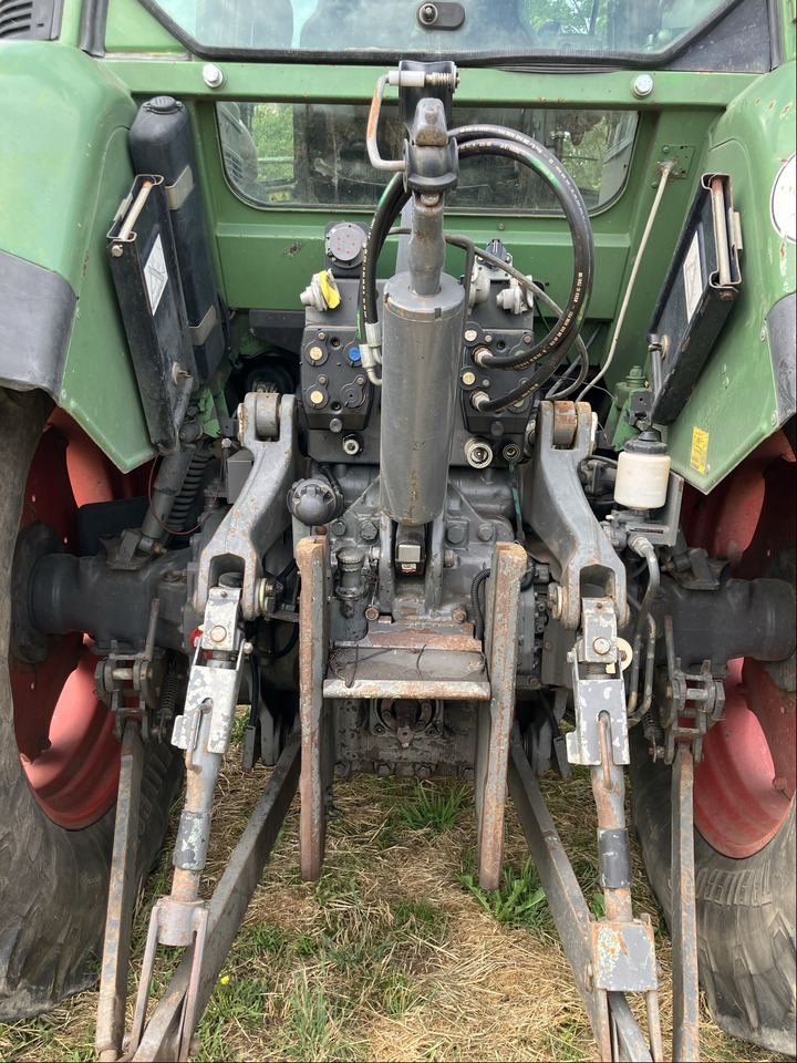 Fendt 712 COM1 - Traktor: slika Fendt 712 COM1 - Traktor Fendt 712 COM1 - Traktor: slika Fendt 712 COM1 - Traktor