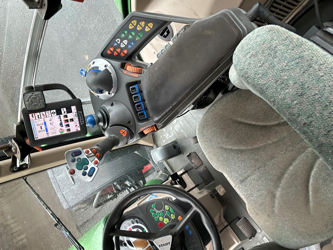 Fendt 714 Vario SCR Profi - Traktor: slika Fendt 714 Vario SCR Profi - Traktor Fendt 714 Vario SCR Profi - Traktor: slika Fendt 714 Vario SCR Profi - Traktor