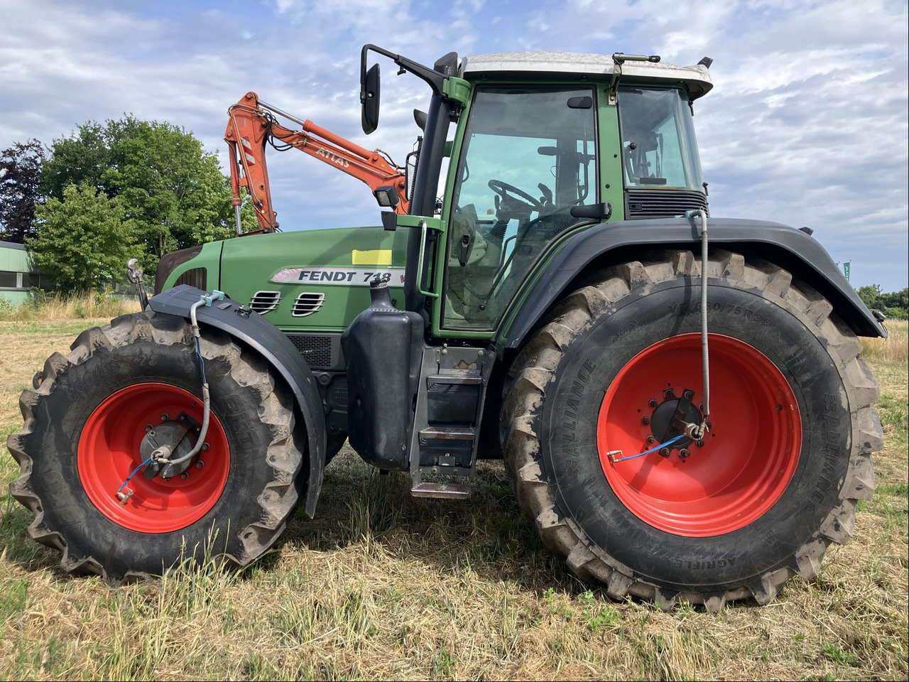 Fendt 718 Com3 Vario TMS - Traktor: slika Fendt 718 Com3 Vario TMS - Traktor Fendt 718 Com3 Vario TMS - Traktor: slika Fendt 718 Com3 Vario TMS - Traktor