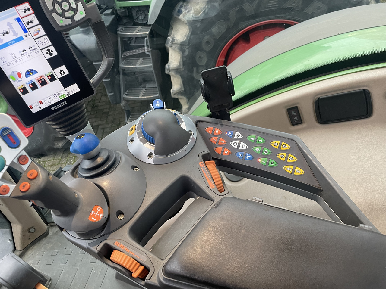 Fendt 718 Power Plus - Traktor: slika Fendt 718 Power Plus - Traktor Fendt 718 Power Plus - Traktor: slika Fendt 718 Power Plus - Traktor