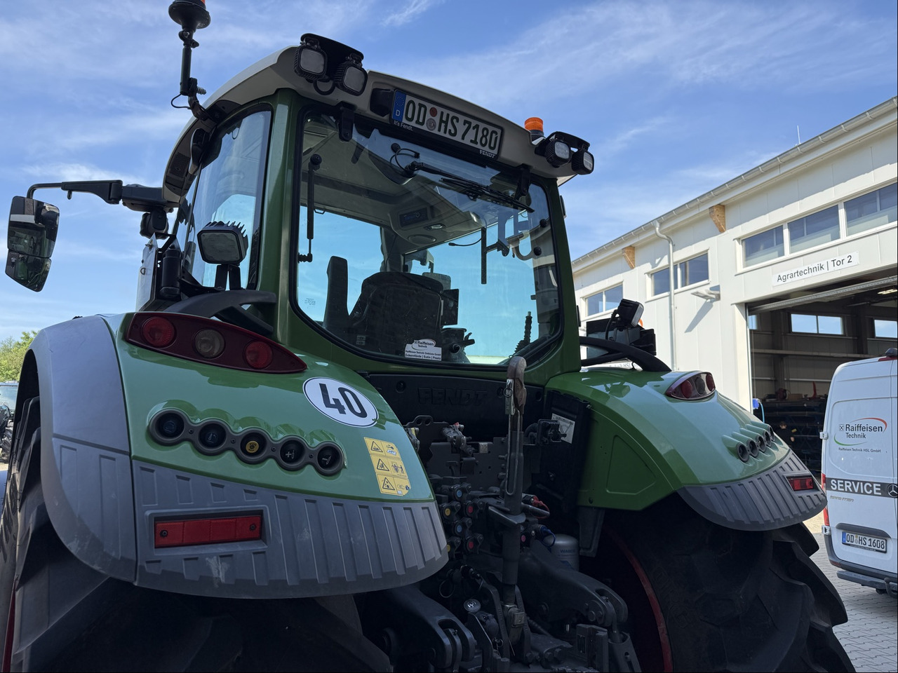 Fendt 718 Vario Gen6 PowerPlus - Traktor: slika Fendt 718 Vario Gen6 PowerPlus - Traktor Fendt 718 Vario Gen6 PowerPlus - Traktor: slika Fendt 718 Vario Gen6 PowerPlus - Traktor