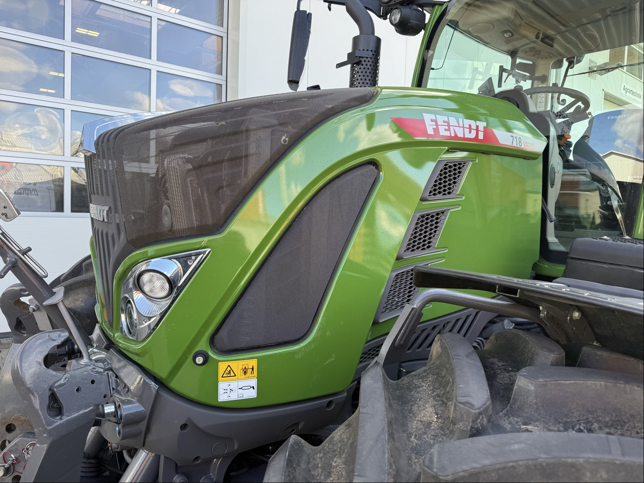 Fendt 718 Vario Gen6 ProfiPlus - Traktor: slika Fendt 718 Vario Gen6 ProfiPlus - Traktor Fendt 718 Vario Gen6 ProfiPlus - Traktor: slika Fendt 718 Vario Gen6 ProfiPlus - Traktor