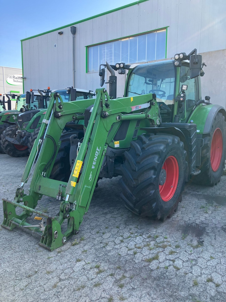 Fendt 718 Vario S4 Power - Traktor: slika Fendt 718 Vario S4 Power - Traktor Fendt 718 Vario S4 Power - Traktor: slika Fendt 718 Vario S4 Power - Traktor