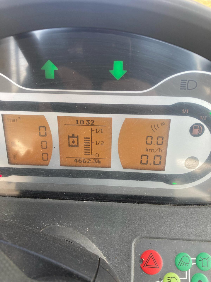 Fendt 720 Vario S4 ProfiPlus - Traktor: slika Fendt 720 Vario S4 ProfiPlus - Traktor Fendt 720 Vario S4 ProfiPlus - Traktor: slika Fendt 720 Vario S4 ProfiPlus - Traktor