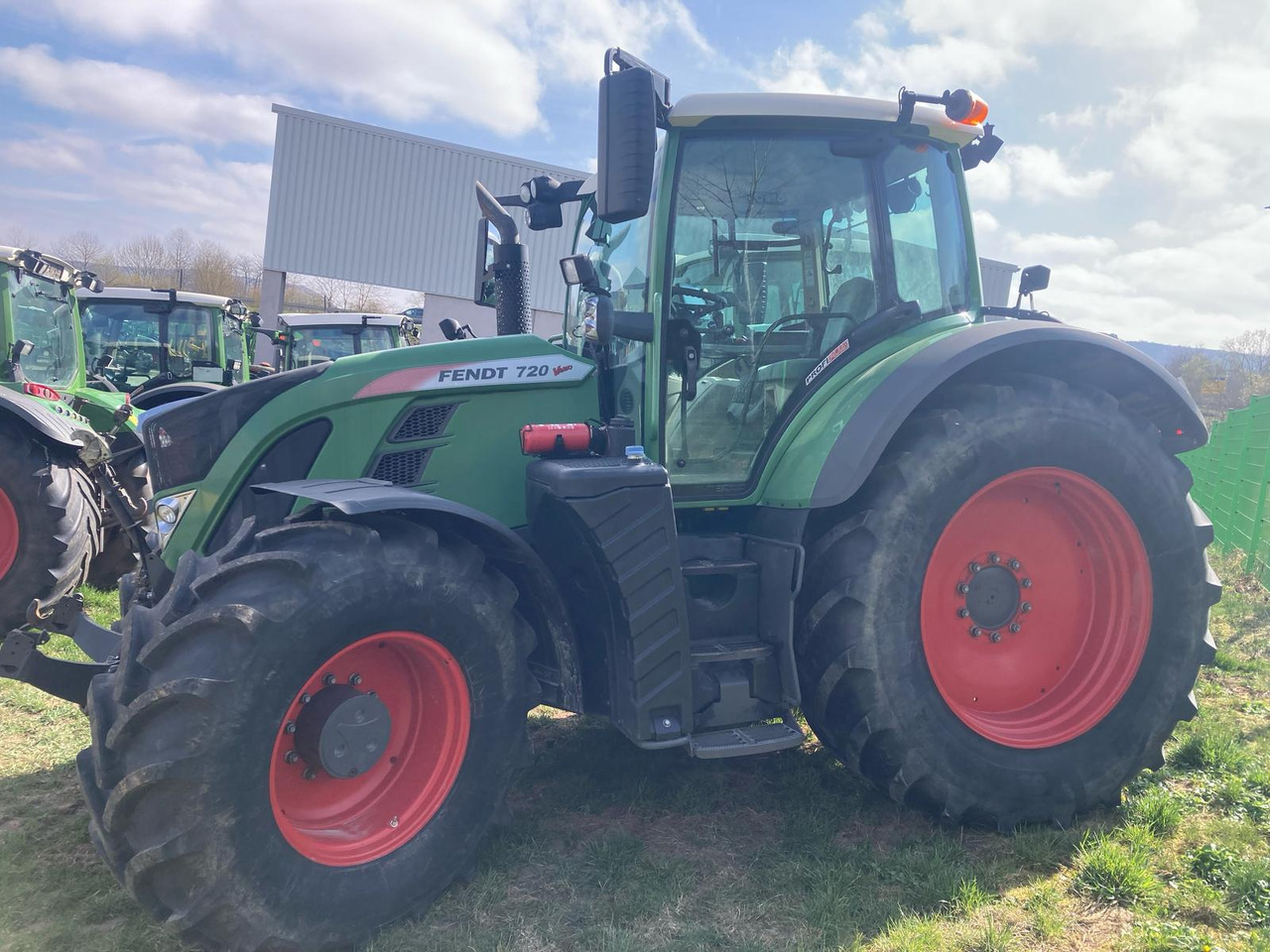 Fendt 720 Vario S4 ProfiPlus - Traktor: slika Fendt 720 Vario S4 ProfiPlus - Traktor Fendt 720 Vario S4 ProfiPlus - Traktor: slika Fendt 720 Vario S4 ProfiPlus - Traktor