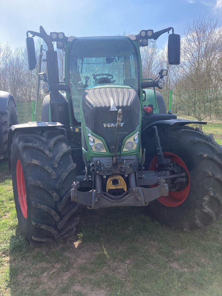 Fendt 720 Vario S4 ProfiPlus - Traktor: slika Fendt 720 Vario S4 ProfiPlus - Traktor Fendt 720 Vario S4 ProfiPlus - Traktor: slika Fendt 720 Vario S4 ProfiPlus - Traktor