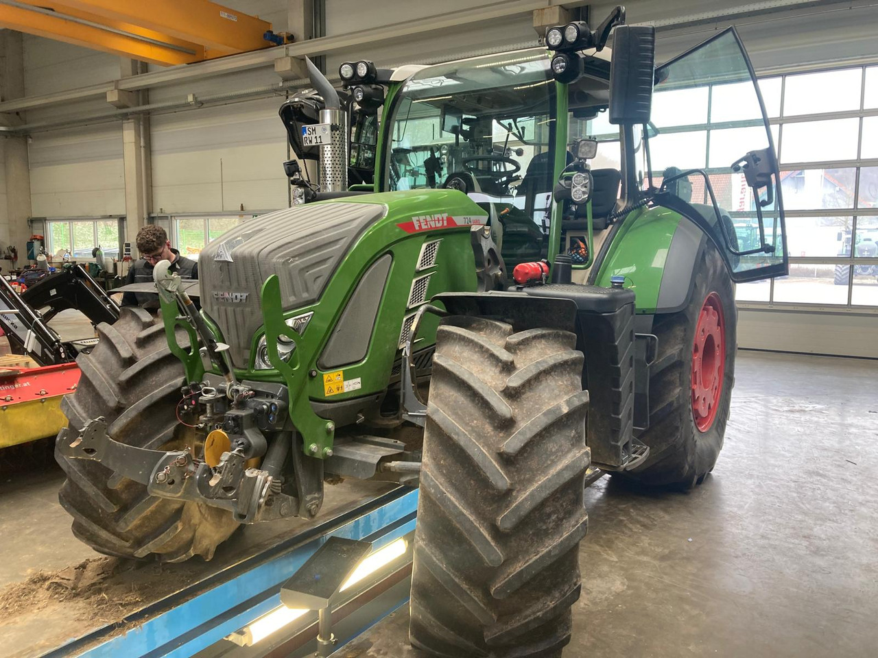 Fendt 724 Vario Gen6 Profi Setting2 - Traktor: slika Fendt 724 Vario Gen6 Profi Setting2 - Traktor Fendt 724 Vario Gen6 Profi Setting2 - Traktor: slika Fendt 724 Vario Gen6 Profi Setting2 - Traktor