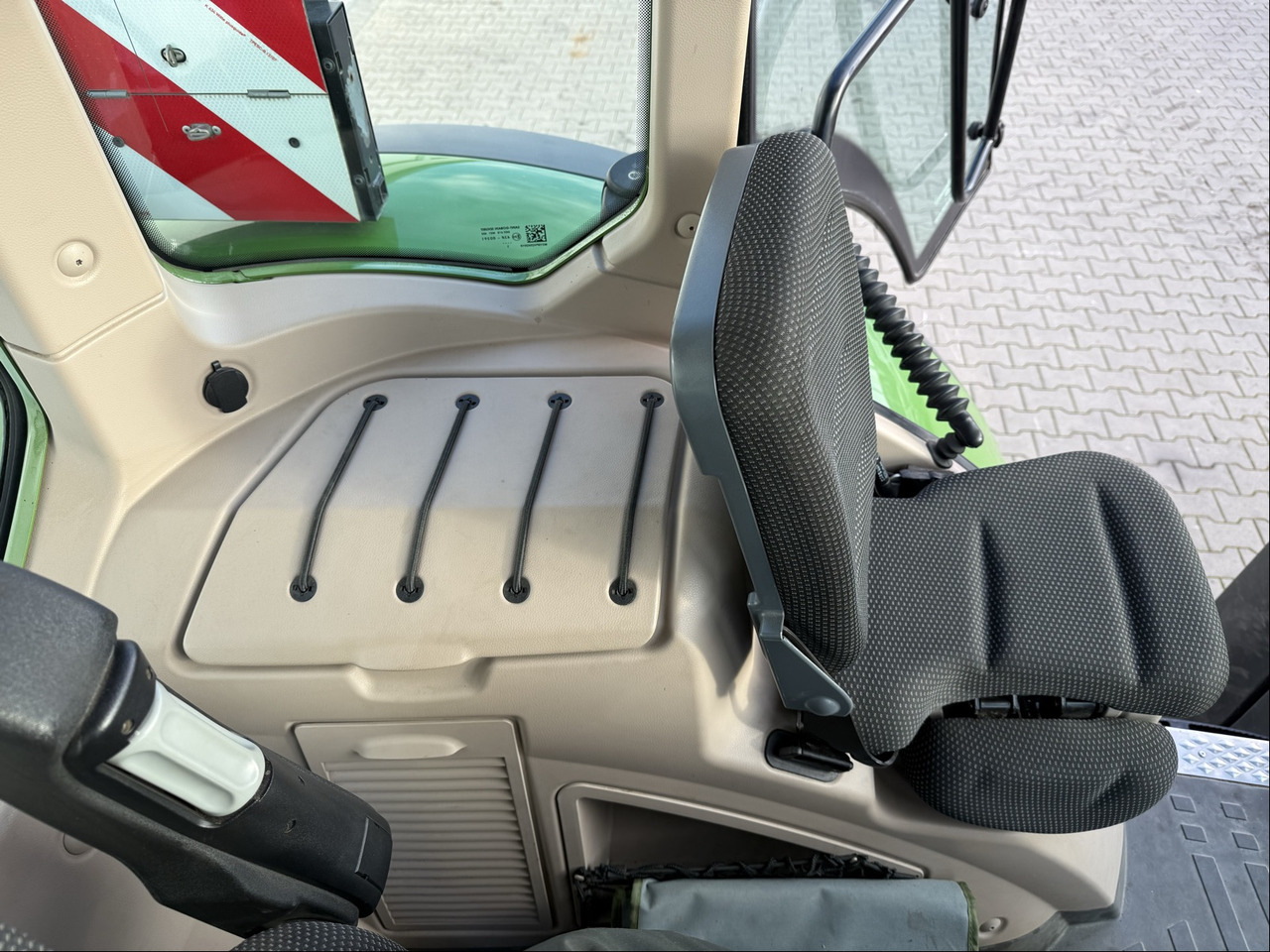 Fendt 724 Vario Gen6 ProfiPlus - Traktor: slika Fendt 724 Vario Gen6 ProfiPlus - Traktor Fendt 724 Vario Gen6 ProfiPlus - Traktor: slika Fendt 724 Vario Gen6 ProfiPlus - Traktor