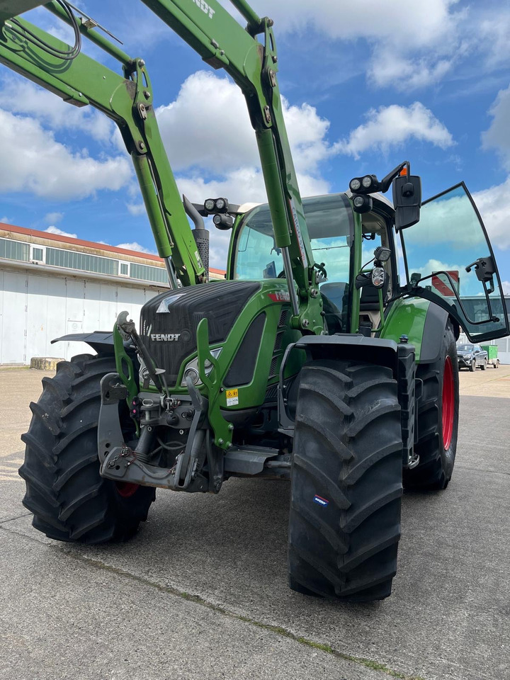 Fendt 724 Vario Gen6 ProfiPlus - Traktor: slika Fendt 724 Vario Gen6 ProfiPlus - Traktor Fendt 724 Vario Gen6 ProfiPlus - Traktor: slika Fendt 724 Vario Gen6 ProfiPlus - Traktor