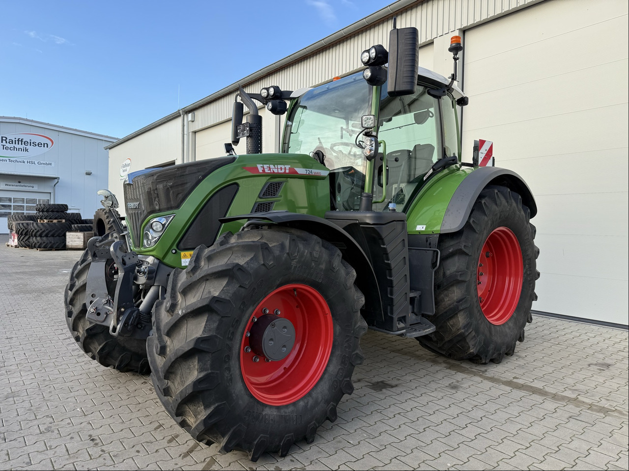 Fendt 724 Vario Gen6 ProfiPlus - Traktor: slika Fendt 724 Vario Gen6 ProfiPlus - Traktor Fendt 724 Vario Gen6 ProfiPlus - Traktor: slika Fendt 724 Vario Gen6 ProfiPlus - Traktor