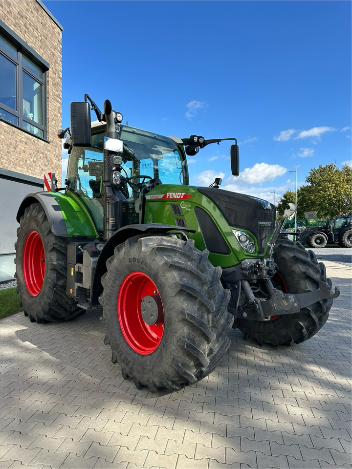 Traktor Fendt 724 Vario Gen6 ProfiPlus: slika Traktor Fendt 724 Vario Gen6 ProfiPlus